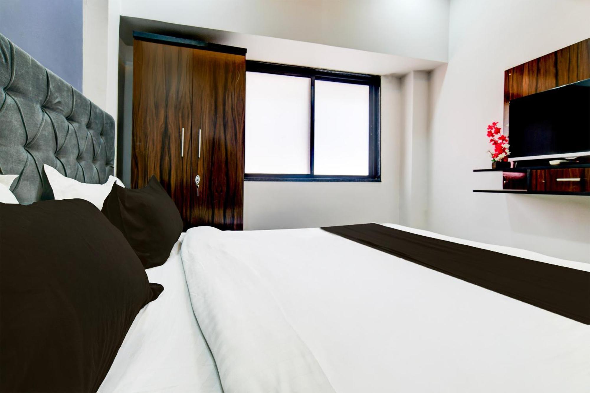 Super Hotel O D.V Near Medanta Hospital Indore Dış mekan fotoğraf