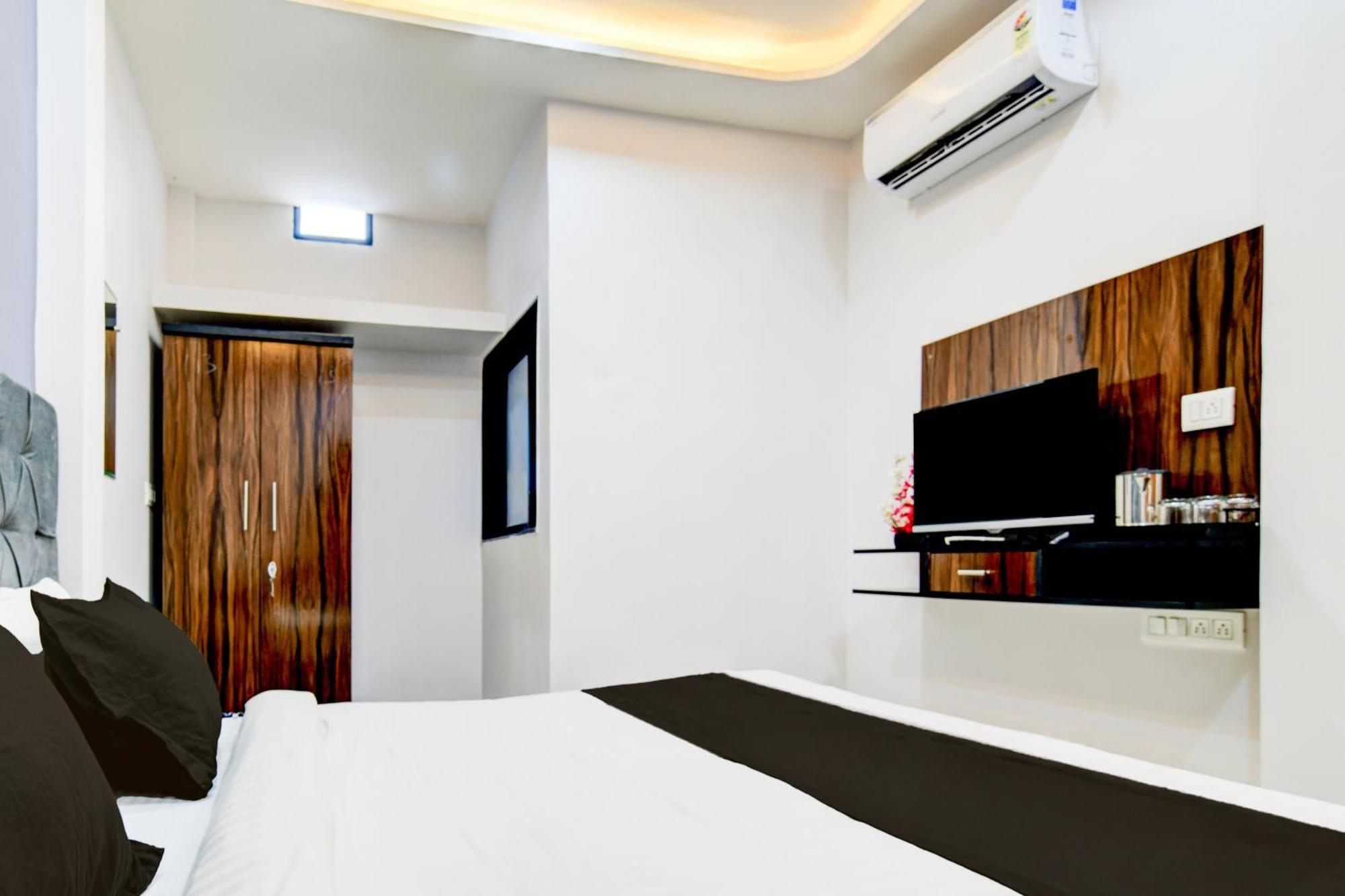 Super Hotel O D.V Near Medanta Hospital Indore Dış mekan fotoğraf